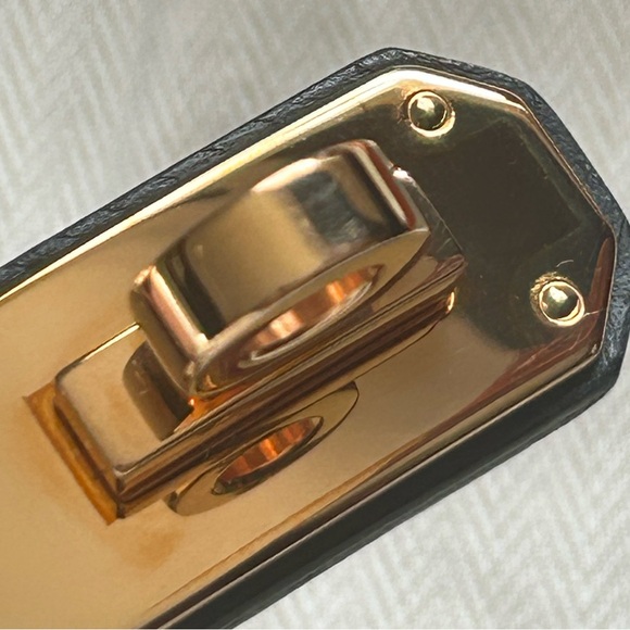 Hermes Kelly belt black and rosegold with box and dustbags. - Picture 7 of 9